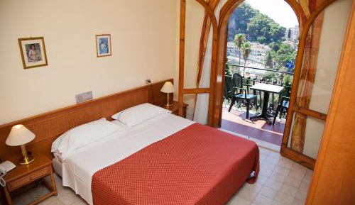 Double or Twin Room with Side Sea View