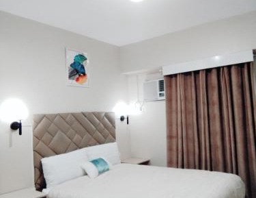Deluxe Queen Studio 