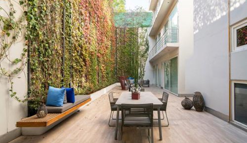 Master Suite, Balcony, A/C