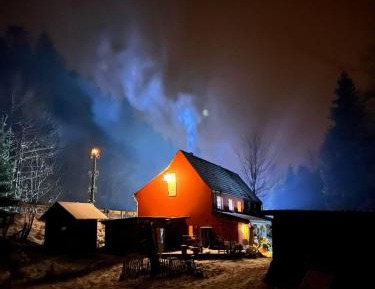Two-Bedroom Apartment with Shower 