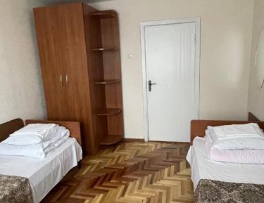 Economy Twin Room with Shared Bathroom