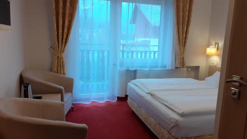 Double Room with Balcony and Mountain View