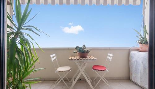 Superior One-Bedroom Apartment with Balcony