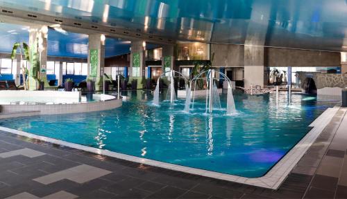 Single Room with Pool Access Included 