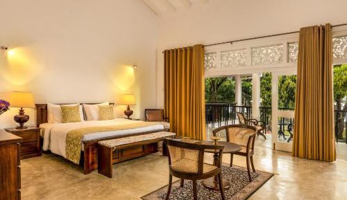 Suite with Mountain View