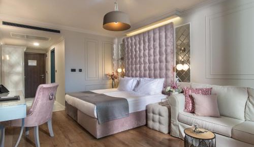 Deluxe Double Room with Balcony and Side Sea View - Free Parking and SPA Access