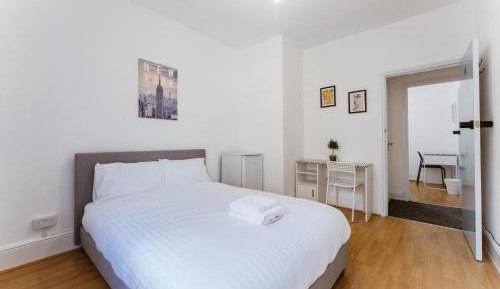 Double Room with Shared Bathroom