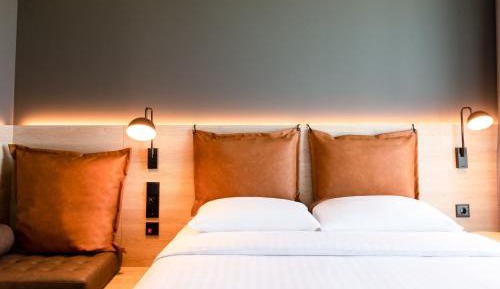 Moxy Family Queen Room with Sofa-Bed