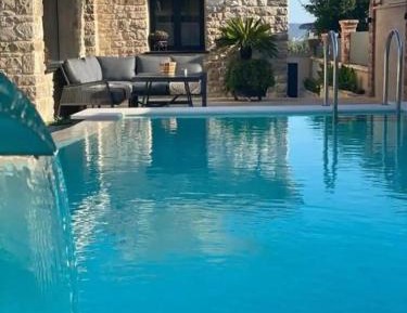 Three Bedroom Villa with Swimming Pool
