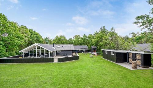 Four-Bedroom Holiday Home