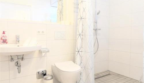 One-Bedroom Apartment E8