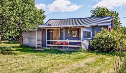 One-Bedroom Holiday Home