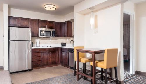 One-Bedroom King Suite