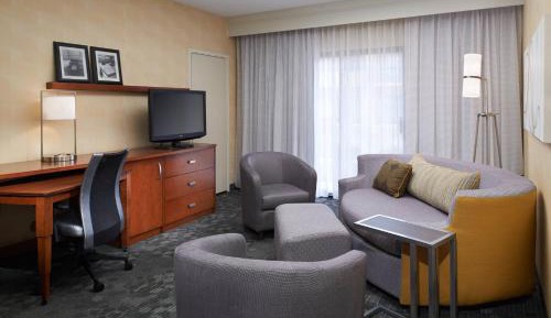 King Suite with Courtyard View