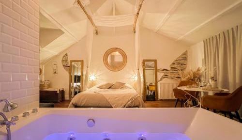 Queen Room with Spa Bath
