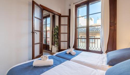 Apartment with Balcony