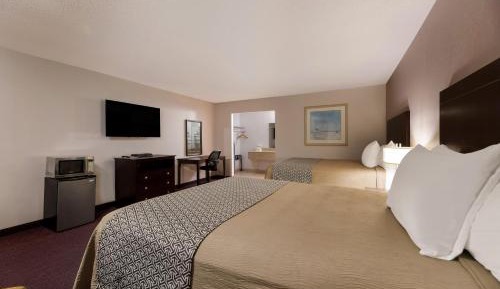 Queen Room with Two Queen Beds - Non-Smoking