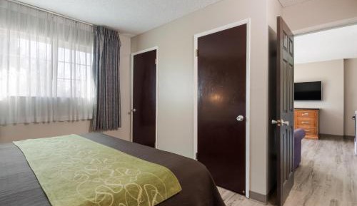 Two-Bedroom Deluxe King Suite with  Living Room - Non Smoking
