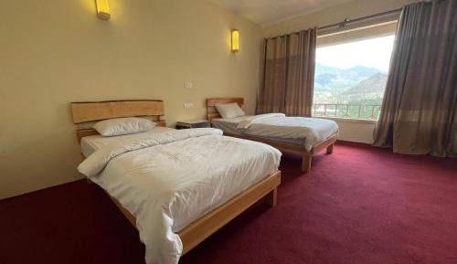 Deluxe Double or Twin Room with Mountain View