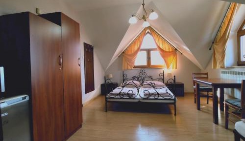 Triple Room with Bath