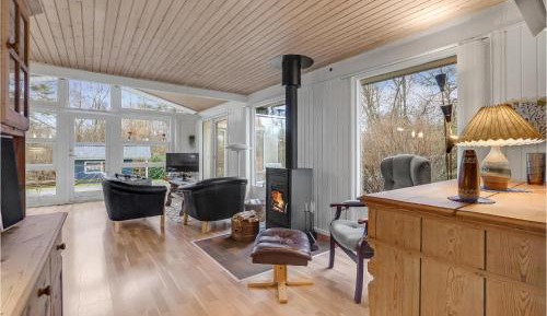 Three-Bedroom Holiday Home 