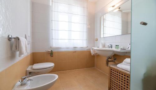 Comfort Triple Room with Shower