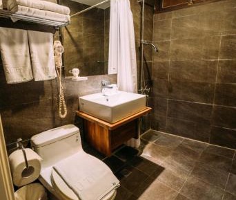 Twin Room with Private Bathroom