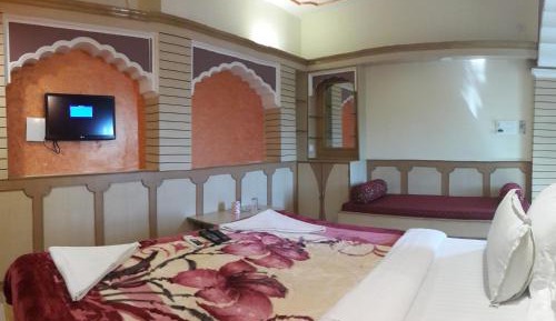 Deluxe Triple Bed Room City View