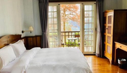 Double Room with Mountain View
