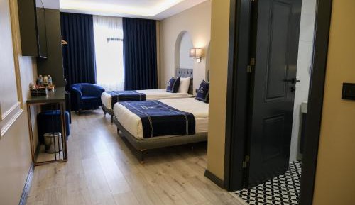 Deluxe Double or Twin Room with Balcony