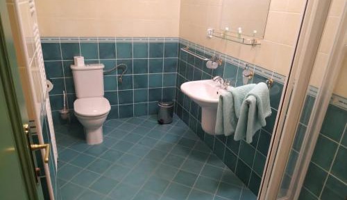 Deluxe Double Room with Shower