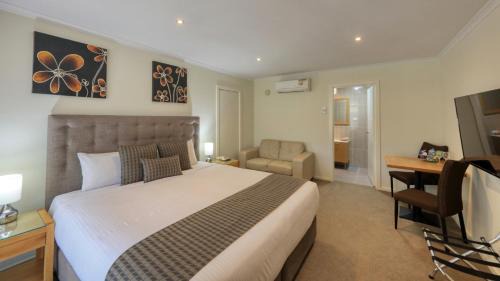 Queen Room