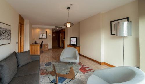 One-Bedroom Suite