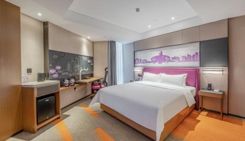 Standard Queen Room