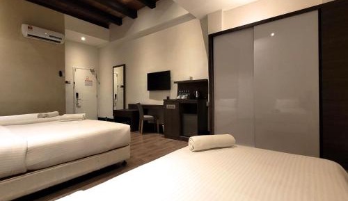 Deluxe Family Room