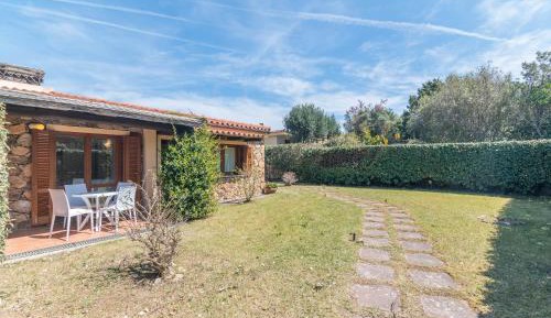 Villa with Garden View