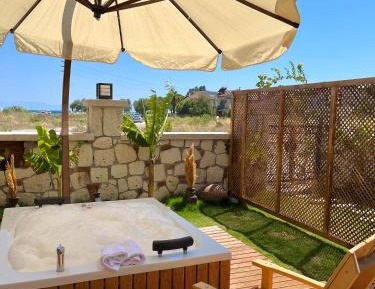 Suite with Hot Tub