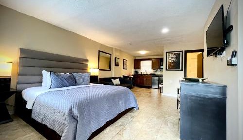 Studio Suite with Pool View