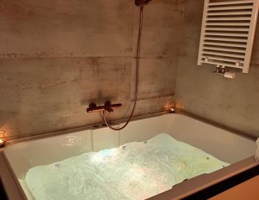 Double Room with Spa Bath