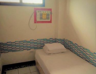 Single Room with Shared Bathroom