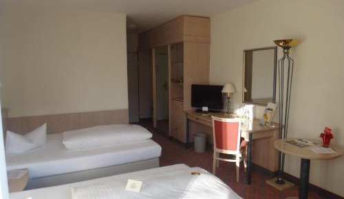 Comfort Twin Room with Bathroom