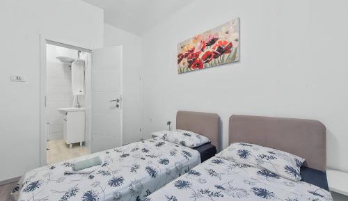 Double or Twin Room with Private Bathroom