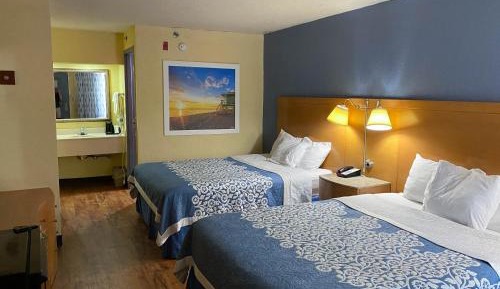 Queen Room with Two Queen Beds - Non-Smoking