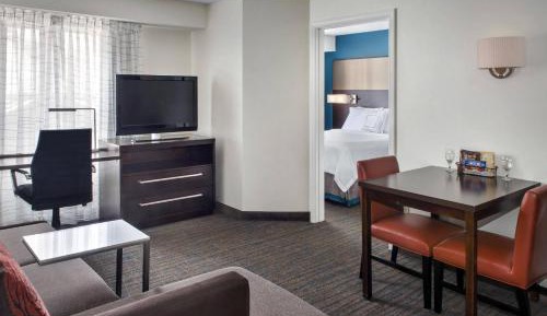 One-Bedroom Queen Suite with Sofa Bed