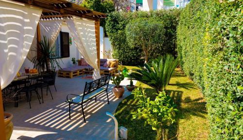 Apartment with Garden View