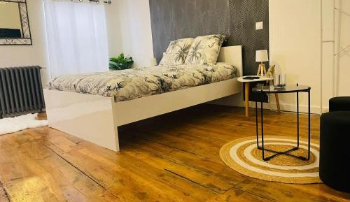 Deluxe Double Room with Shower