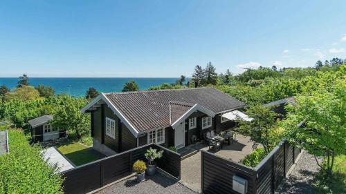 Three-Bedroom Vacation Home 