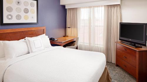 One-Bedroom King Suite with Sofa Bed