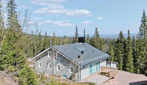 Five-Bedroom Holiday Home