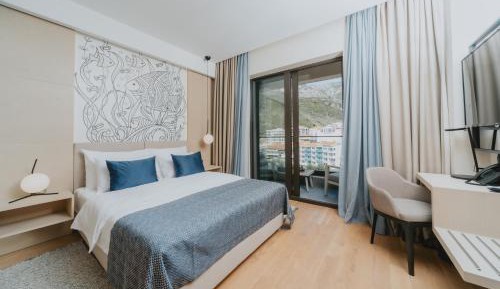 Double Room with Mountain View